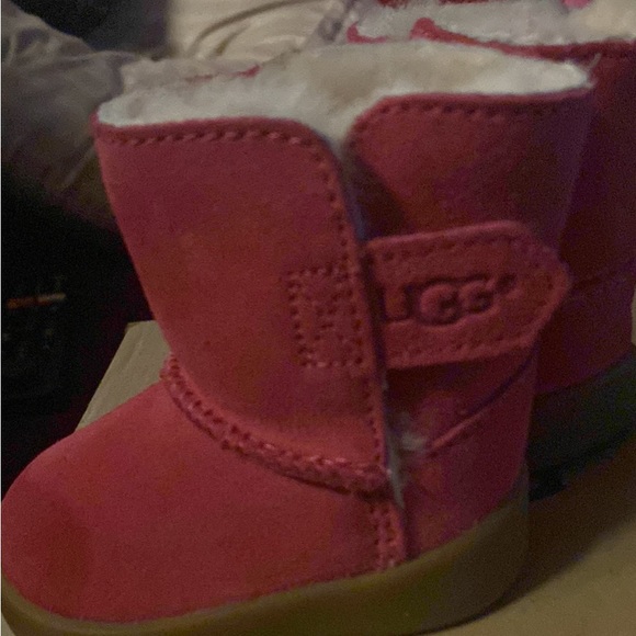 Baby uggs - Picture 4 of 4